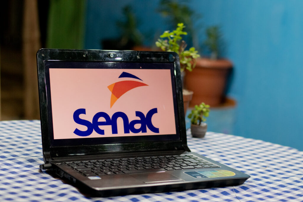 Quem quer melhorar o currículo pode usar a chance do Senac para estudar.