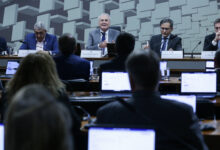 A redução da jornada de trabalho voltou a ser estudada pelo governo.