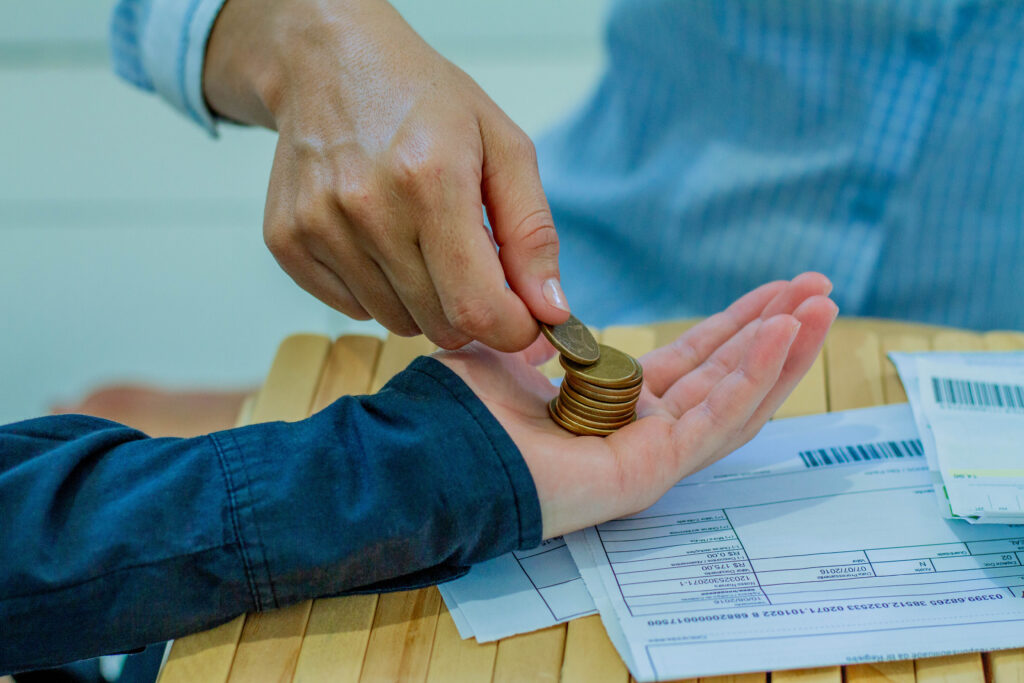 Se você está dentro das regras, veja se receberá o extra do abono salarial.