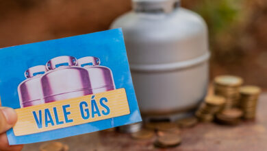 O governo vai realizar um último repasse do Auxílio Gás em outubro. Confira.