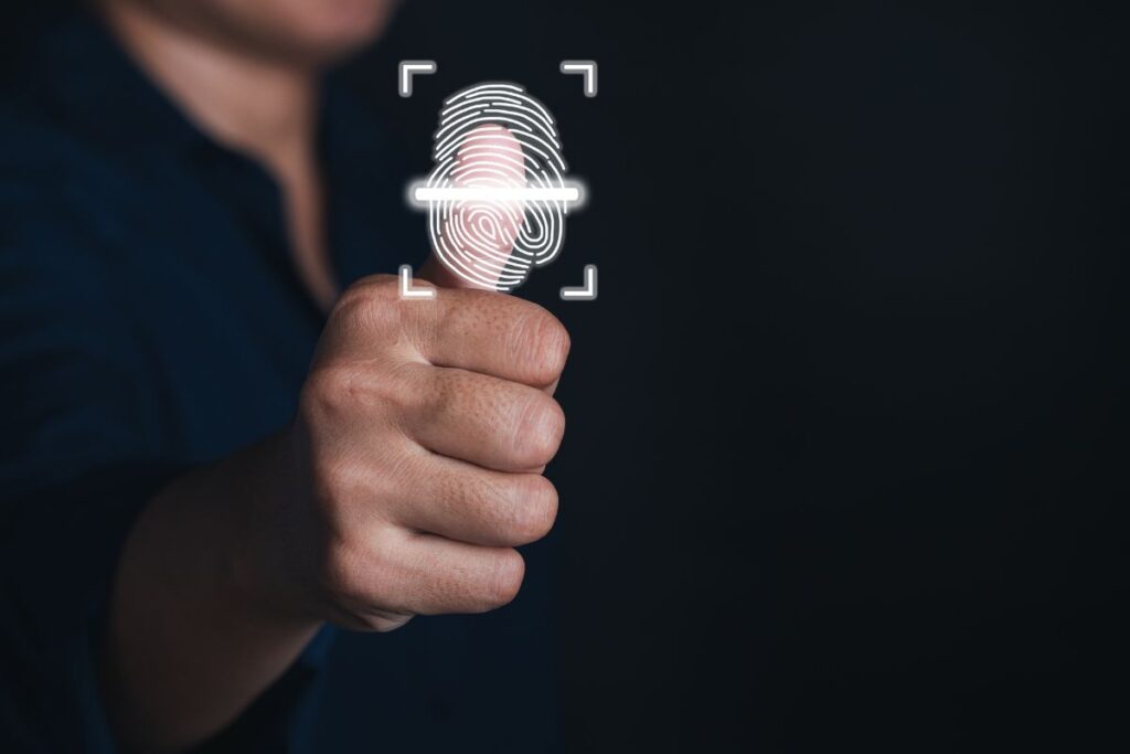 A biometria está sendo obrigatória para quem recebe benefícios, sejam sociais, sejam do INSS.