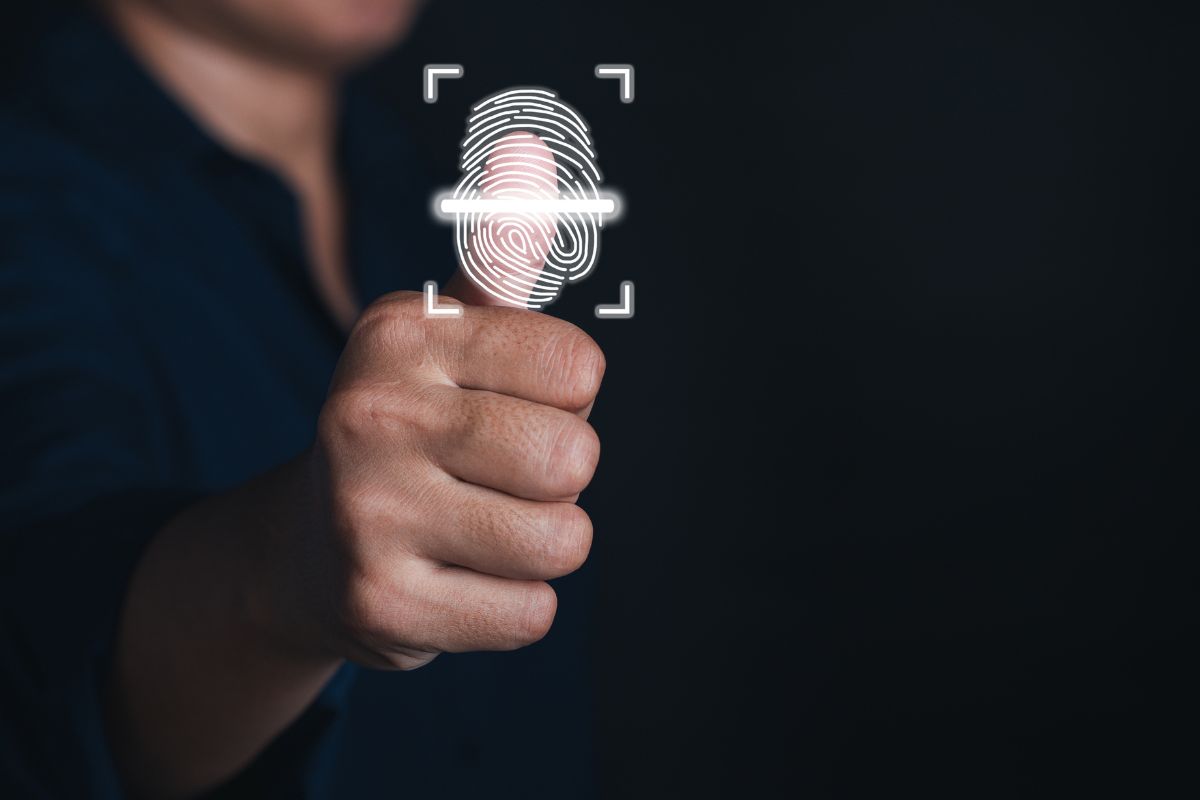 A biometria está sendo obrigatória para quem recebe benefícios, sejam sociais, sejam do INSS.
