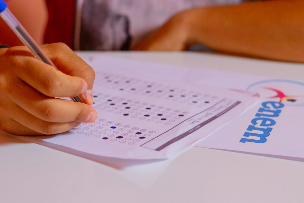 Saiba se existe um limite de idade para realizar o Enem ou não.