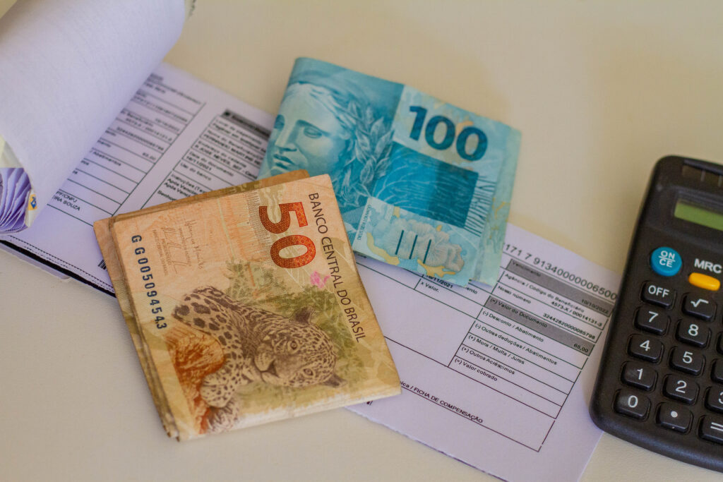 Se você cair no golpe do falso boleto, pode ter problemas financeiros.