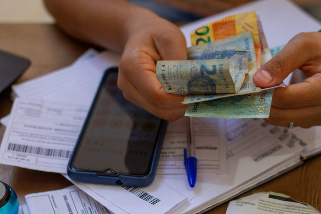 Se você está com dívidas, veja dicas para sair da inadimplência.