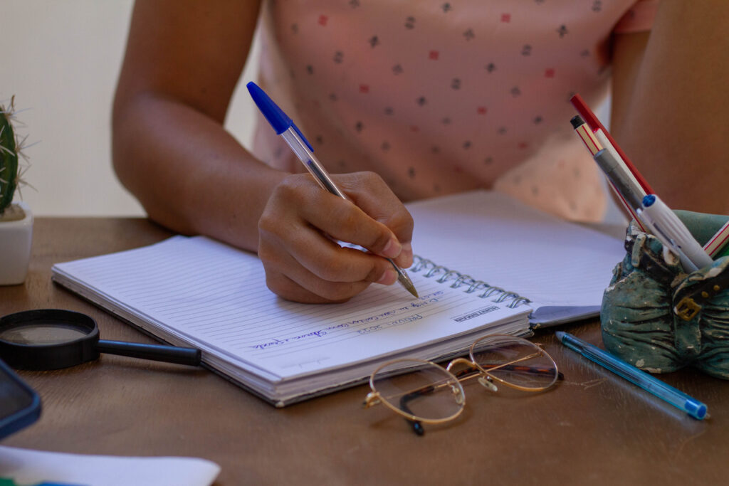 Se você quer estudar fora, o Enem pode ser sua porta de entrada. Confira.