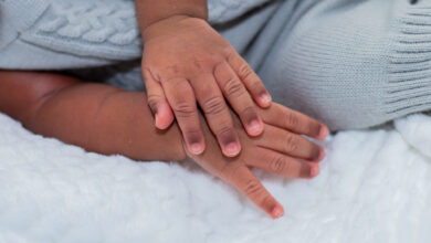 Se você tem um filho com Zika vírus, veja como receber a pensão do INSS.